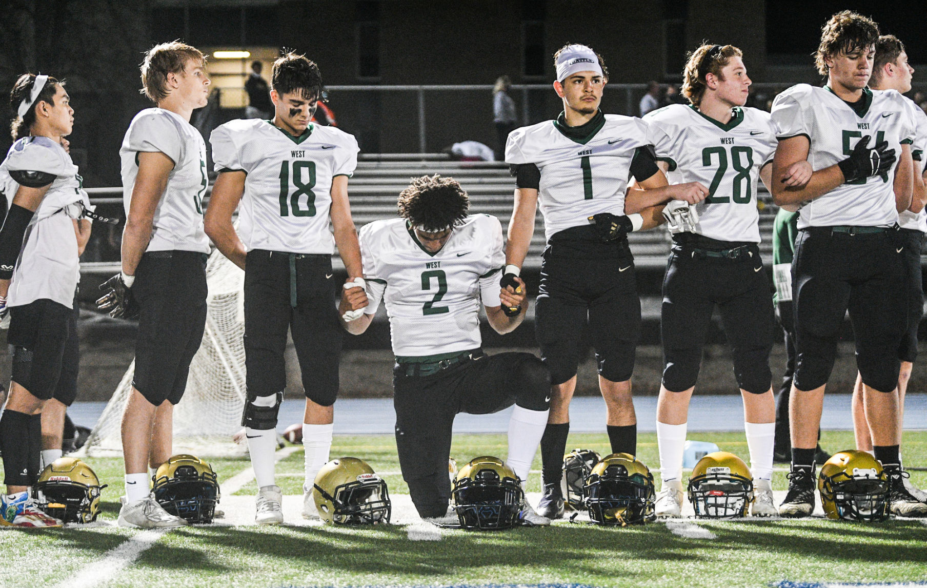 110620-qc-spt-icw-pv-football-010